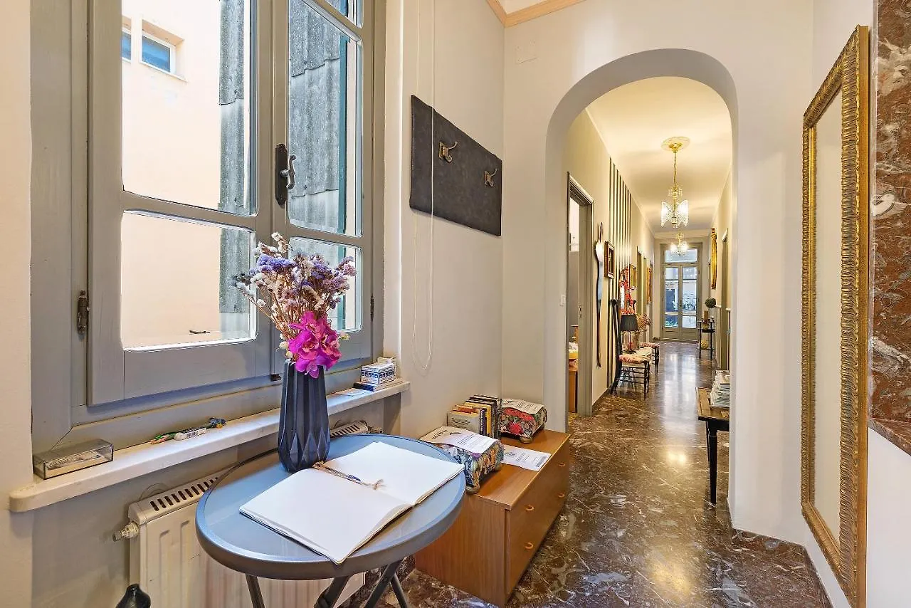 Tiffany Apartment Finale Ligure