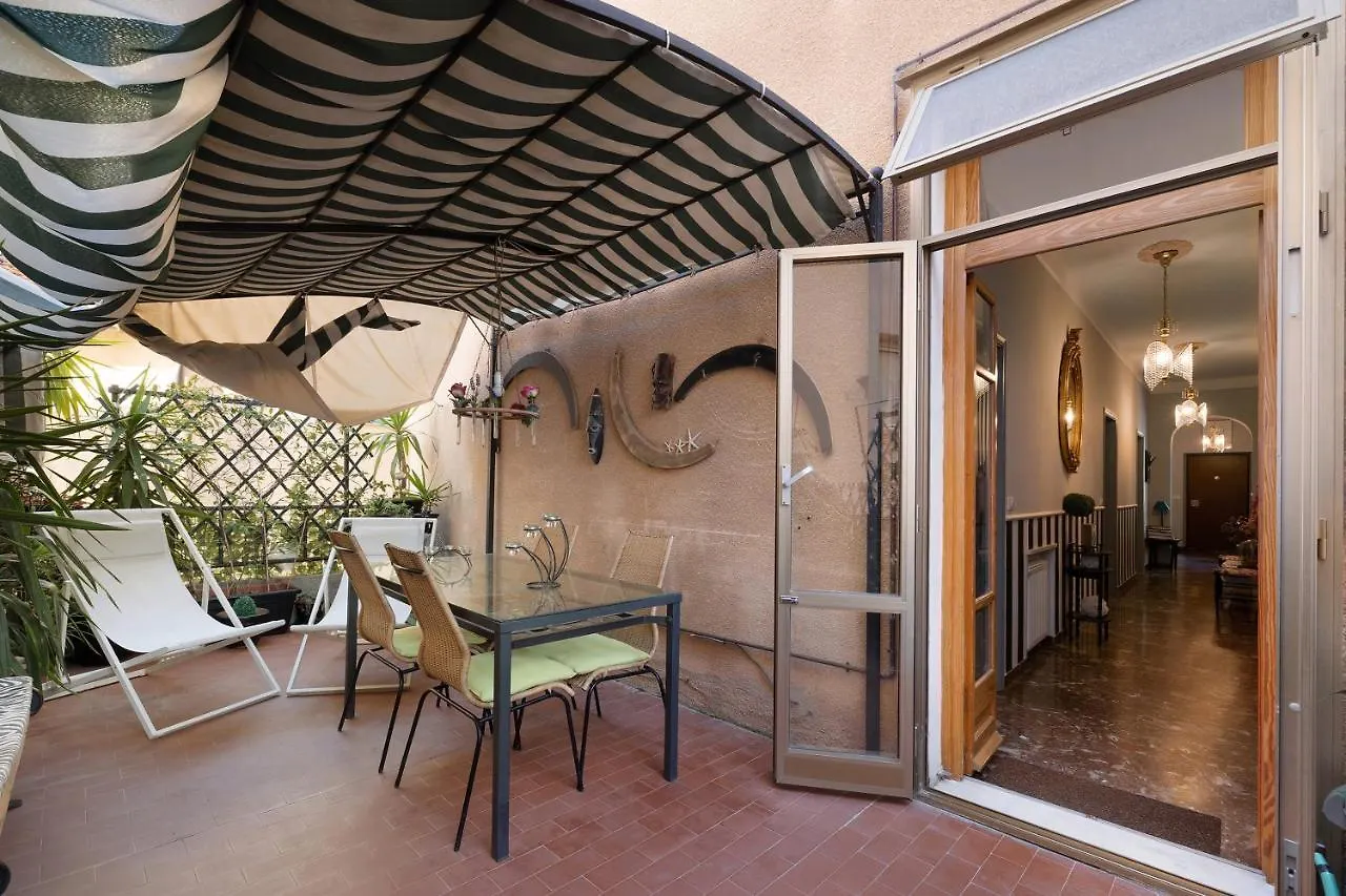Tiffany Apartment Finale Ligure