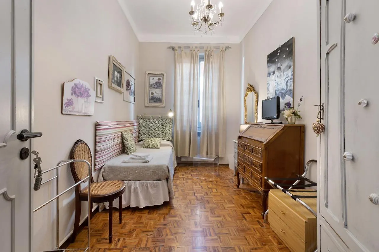 Tiffany Apartment Finale Ligure