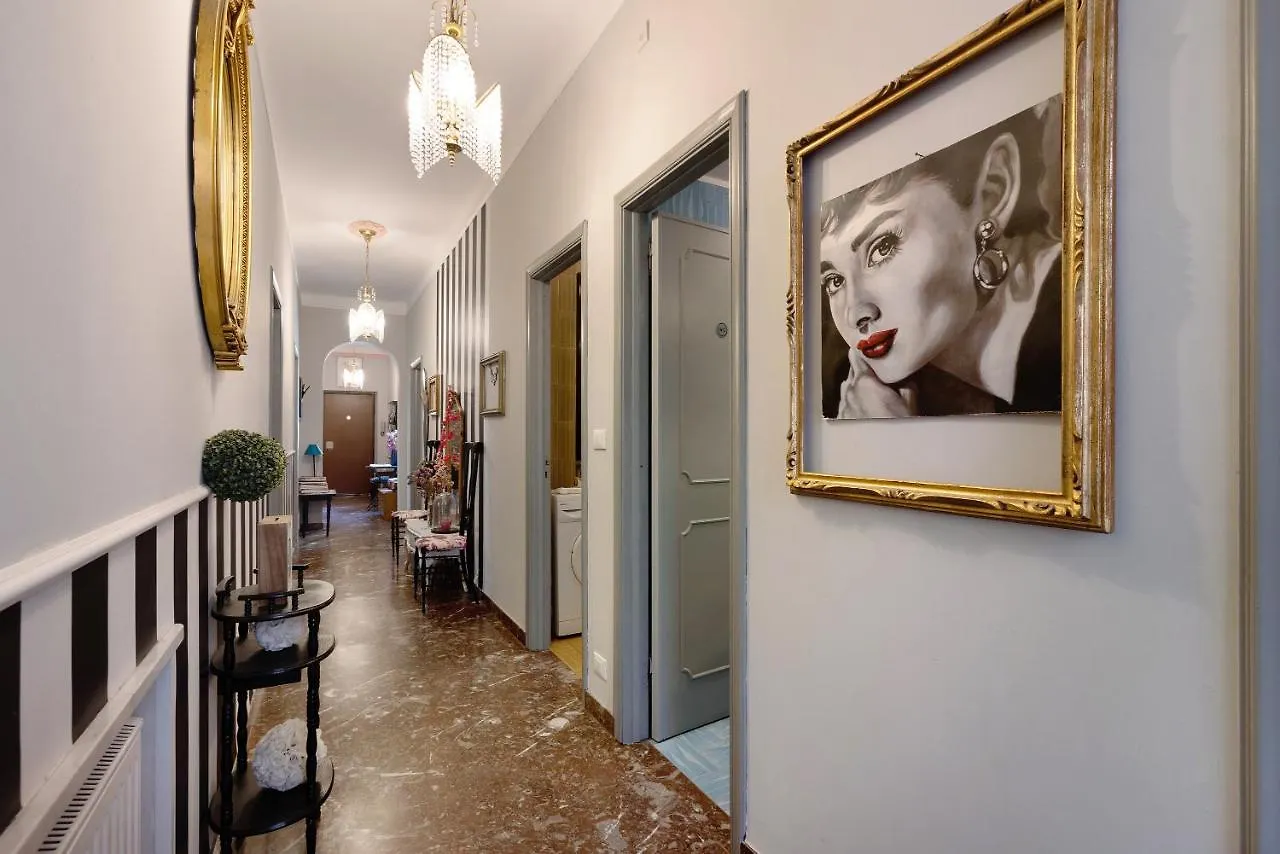 Tiffany Apartment Finale Ligure 0*,